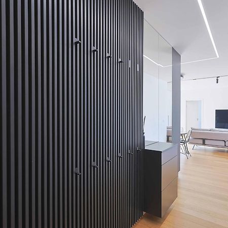 Апартаменты Downtown Luxe Retreat- Konventna Братислава Экстерьер фото