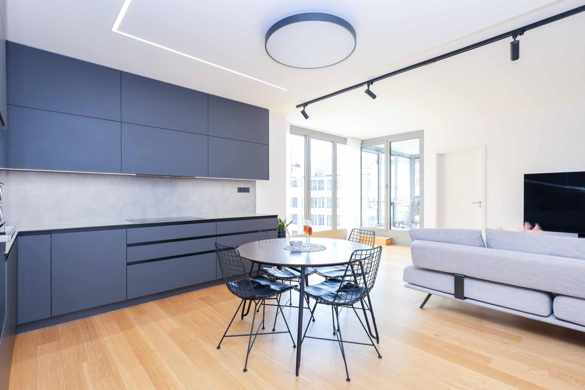 Апартаменты Downtown Luxe Retreat- Konventna Братислава Экстерьер фото